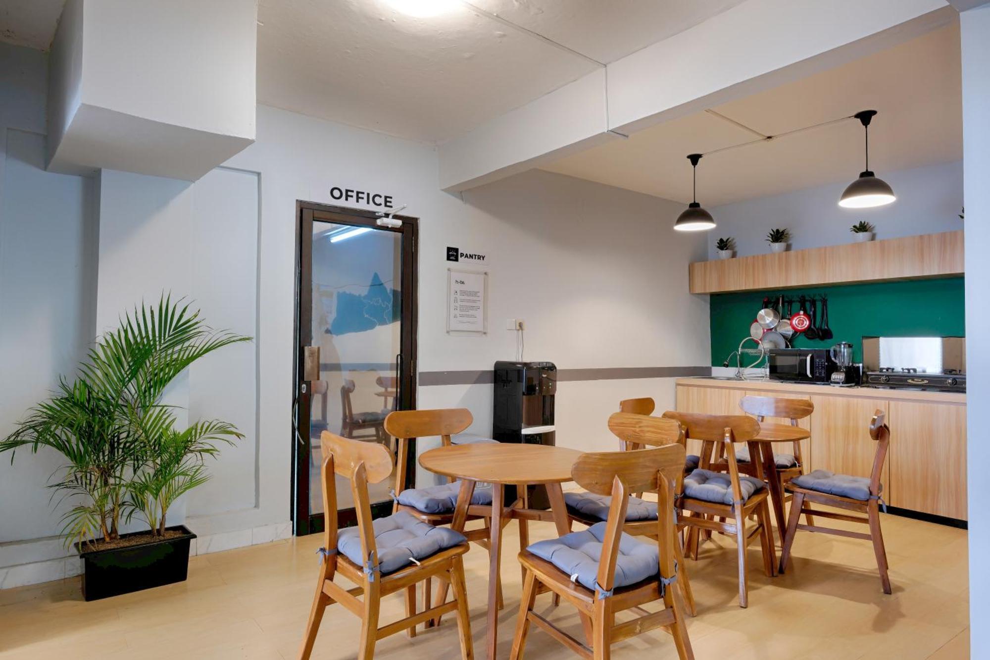 Hubs Hostel Джок'якарта Екстер'єр фото