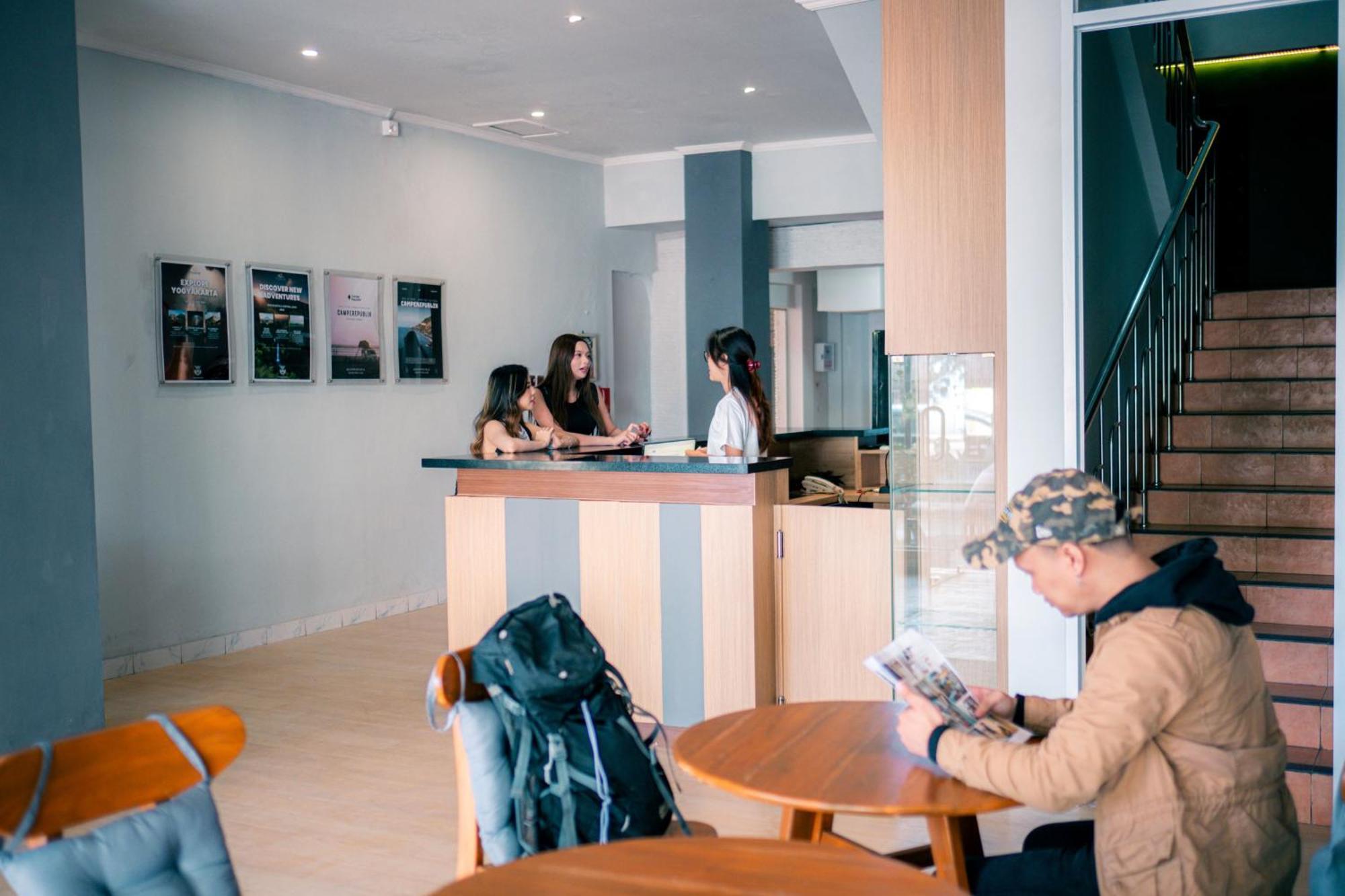Hubs Hostel Джок'якарта Екстер'єр фото
